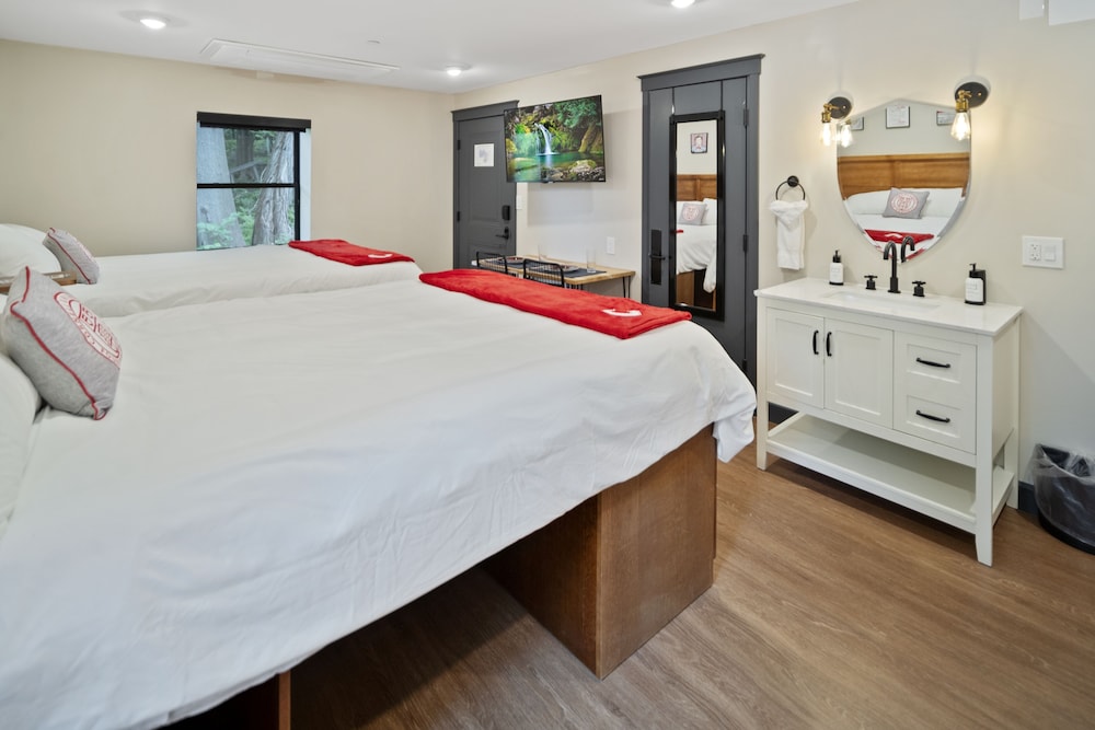 The Dorm Hotel - photo 17