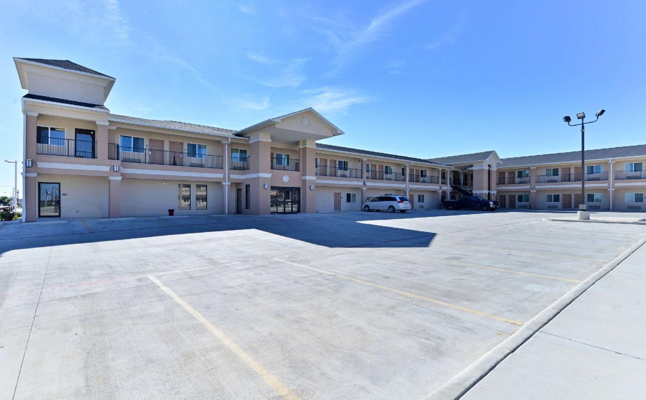 Quality Inn & Suites Carrizo Springs North — hotel in Carrizo Springs