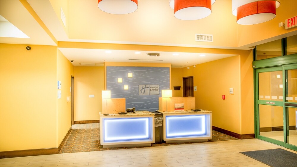Holiday Inn Express Wichita South by IHG - photo 35