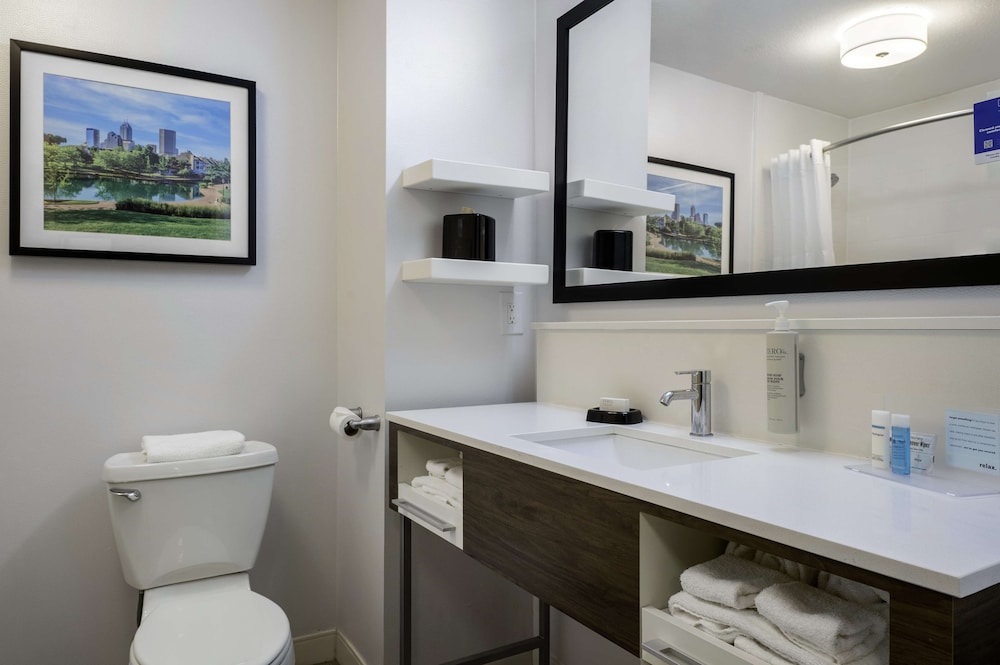 Hampton Inn Greenfield - photo 39
