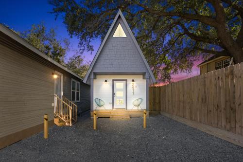 Unique A frame Tiny House in Houston Central — 4-Star Luxury Hotel in Houston, United States