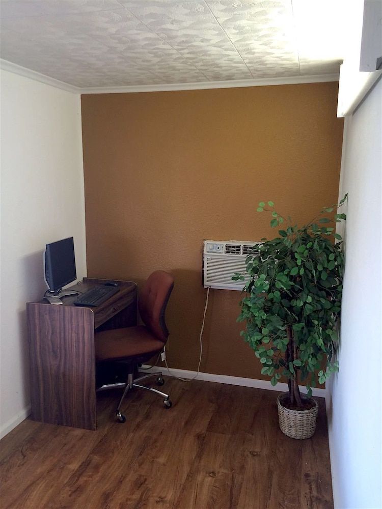 Connell Inn and Suites - photo 19