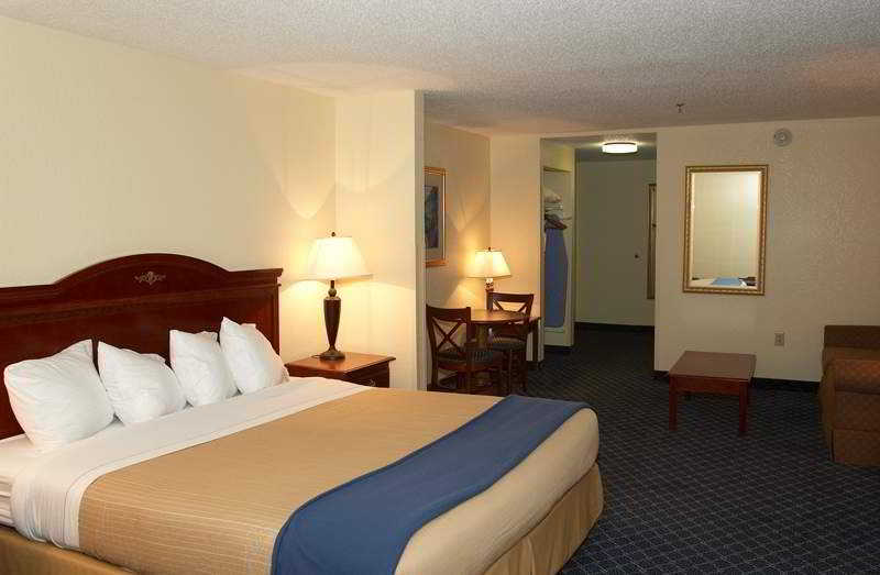 Holiday Inn Express Hotel and Suites
