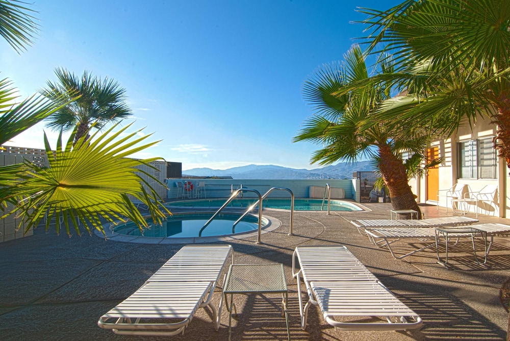 The Gateway Boutique Vacation Rentals — 4-Star Luxury Hotel in Desert Hot Springs, United States