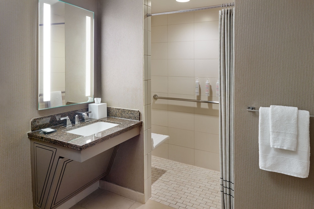 Atlanta Airport Marriott - photo 25