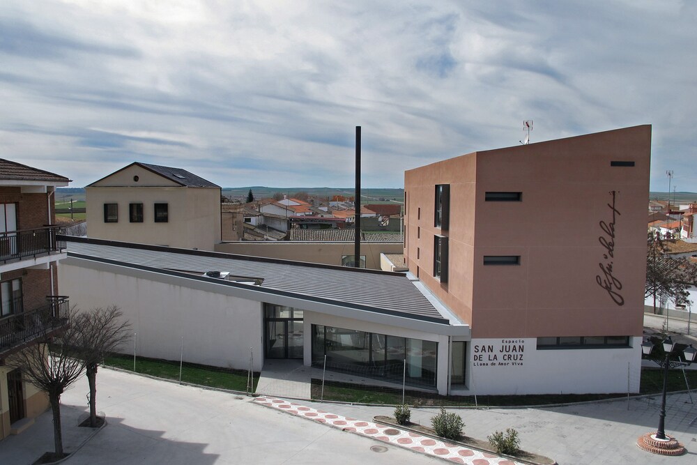 Posada San Juan de la Cruz — 4-Star Luxury Hotel in Fontiveros, Spain