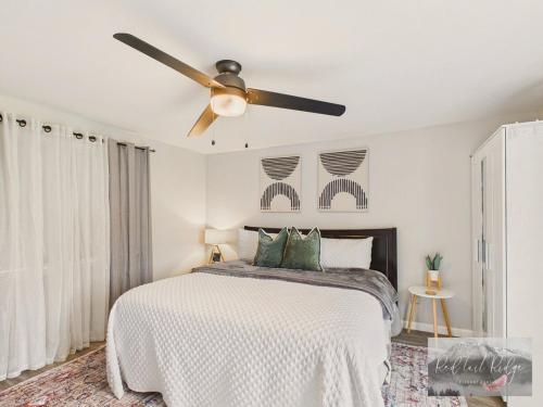 Main St New with AC Monthly stays Charming Cottage KING BED — 4-Star Luxury Hotel in Philomath, United States
