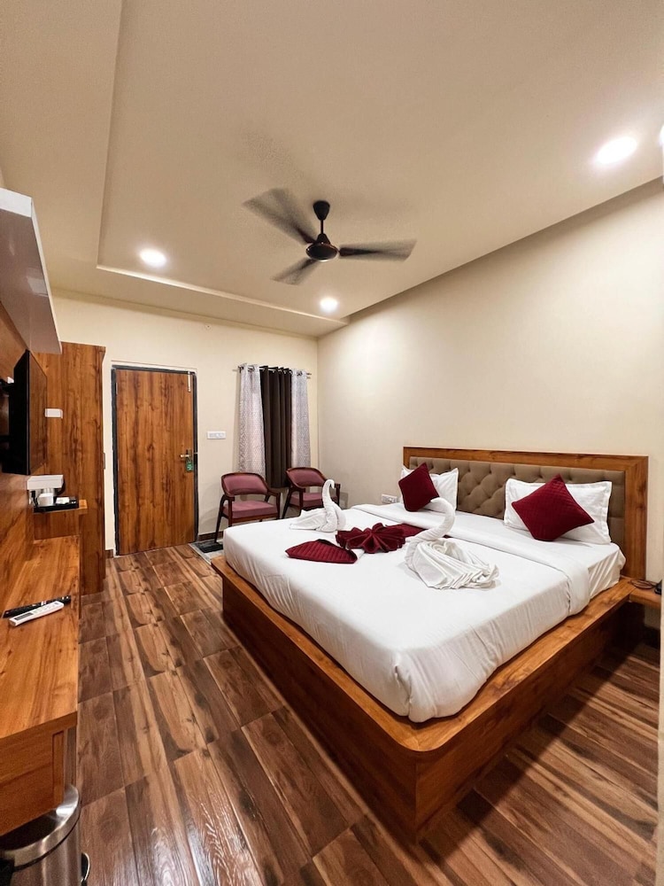 Hotel Saffron Restaurant and Bar in Ajmer, India