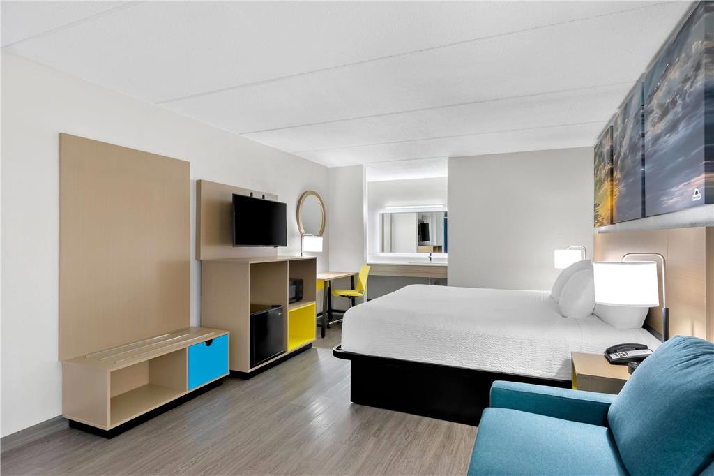 Days Inn by Wyndham Seneca Clemson Area - photo 19