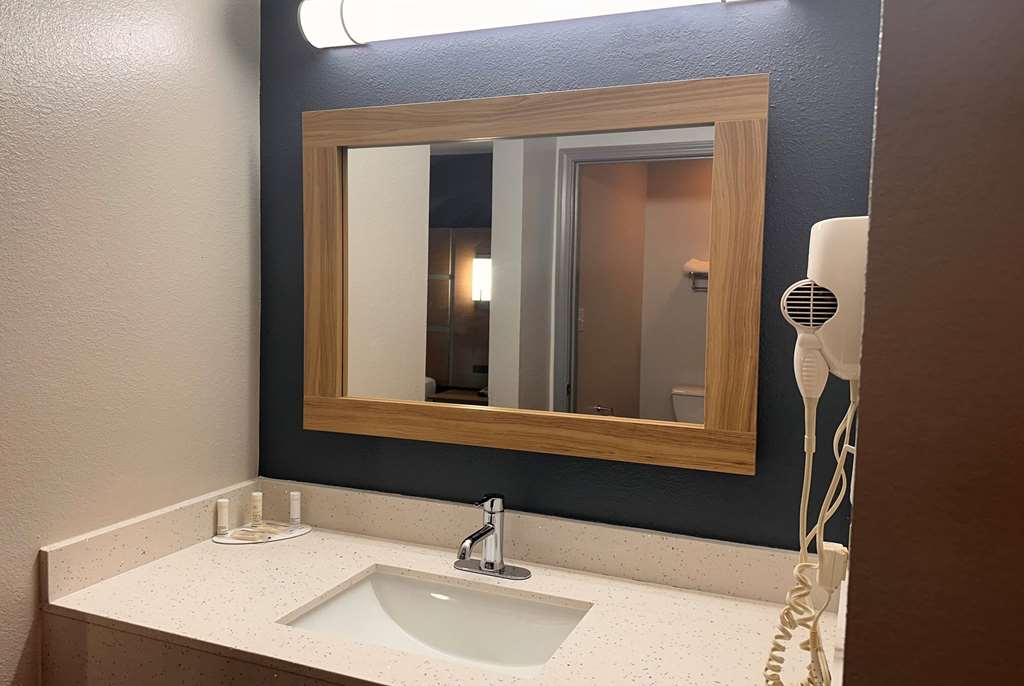Baymont by Wyndham Noblesville - photo 22