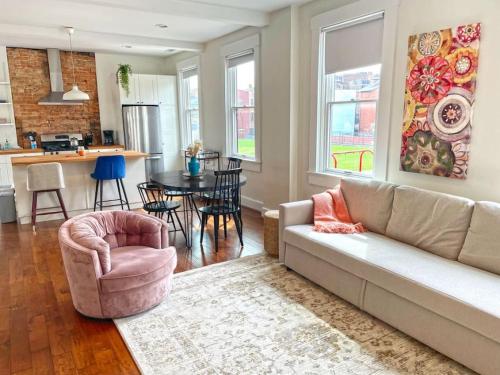 Walk to Rhinegeist Findlay Market FREE Streetcar — 4-Star Luxury Hotel in Cincinnati, United States
