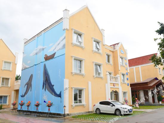 Beihai Yintan sea whale Resort hotel in Beihai, People's Republic of China