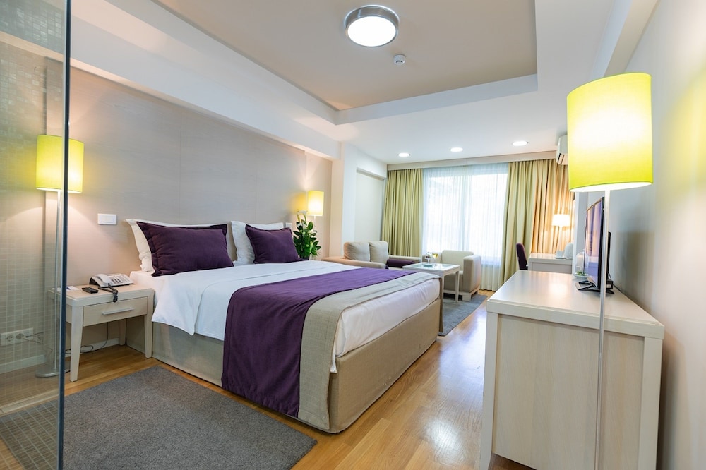 Hotel M — hotel in Belgrade