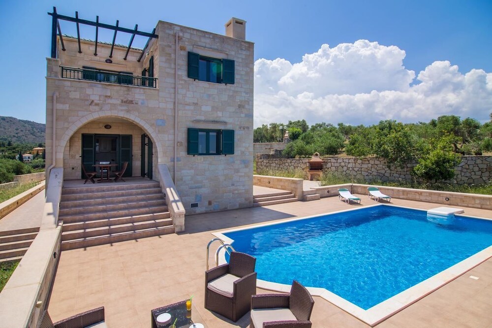 Uranus Stone Villa — 4-Star Luxury Hotel in Prinos, Greece