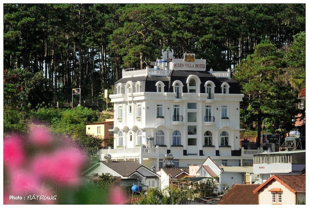 Queen Villa Hotel - last minute hotel in Da Lat