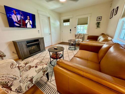 Modern Cottage Downtown. Pet Yes — 4-Star Luxury Hotel in Beaufort, United States