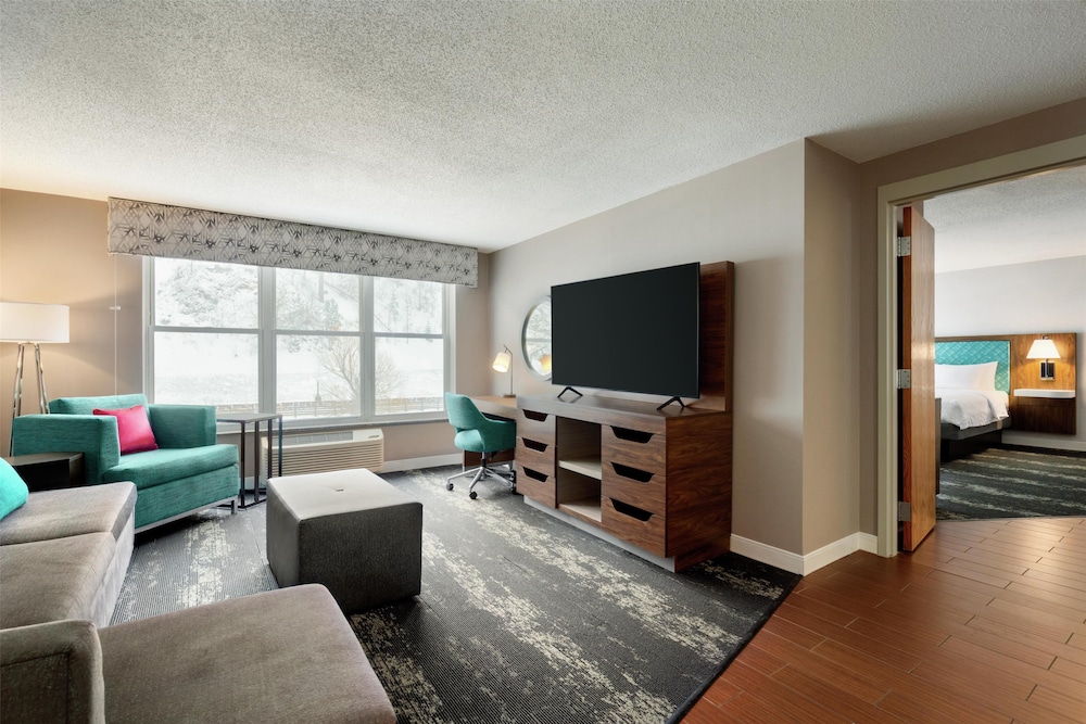 Hampton Inn Deadwood at Tin Lizzie Gaming Resort - photo 21