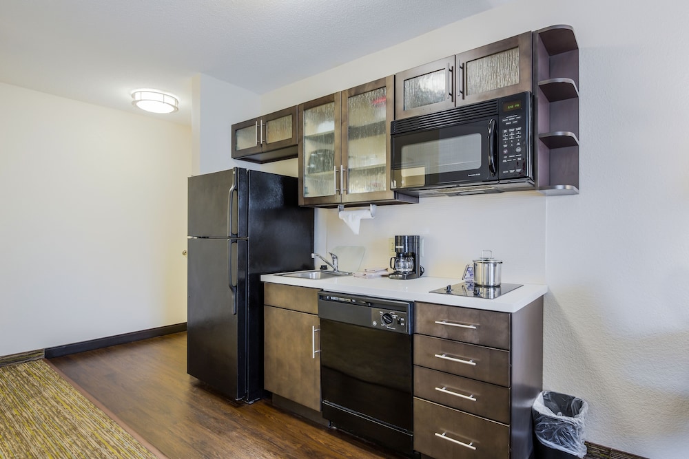 Candlewood Suites Virginia Beach Town Center by IHG - photo 14