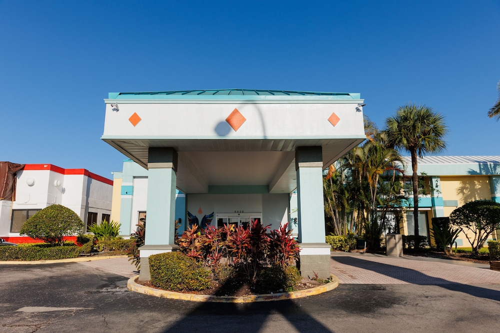 Garnet Inn & Suites Orlando - photo 148