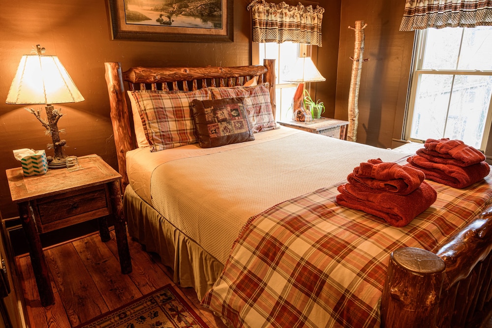 RoosterComb Inn - photo 3