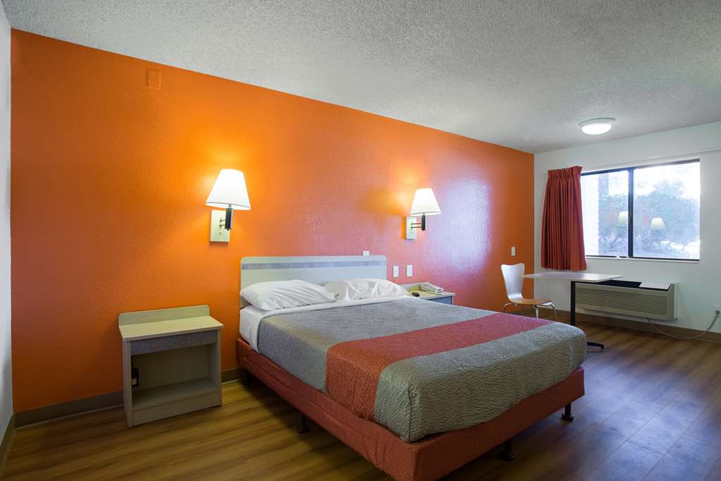 Motel 6 Kingman AZ Route 66 West - photo 10