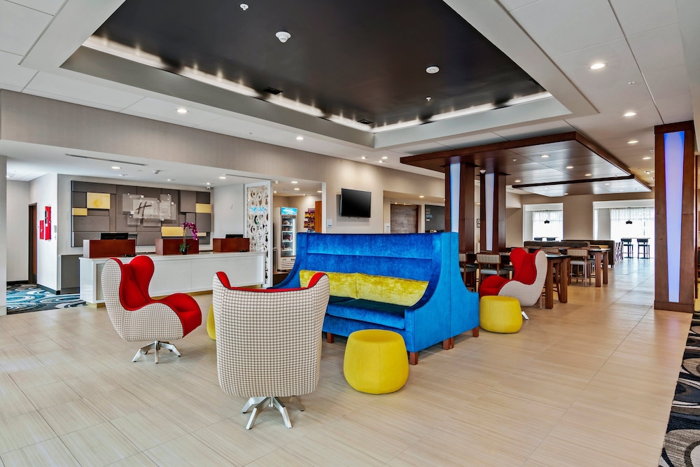 Holiday Inn Express & Suites Orlando Lake Buena Vista by IHG - featured photo