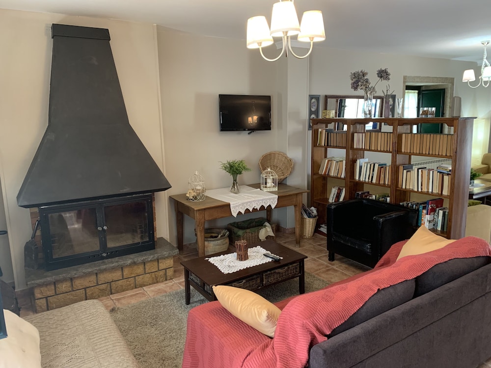 Parada De Francos - carbon neutral hotel in Teo