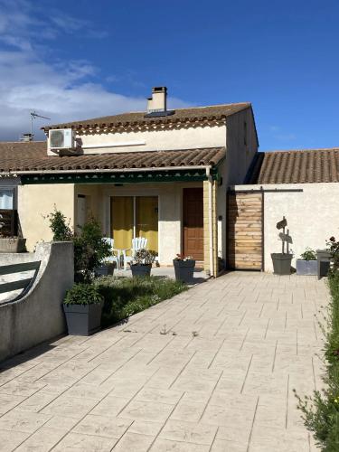 Maison Avec Jardin a Sigean Confort Et Tranquillite — 4-Star Luxury Hotel in Sigean, France