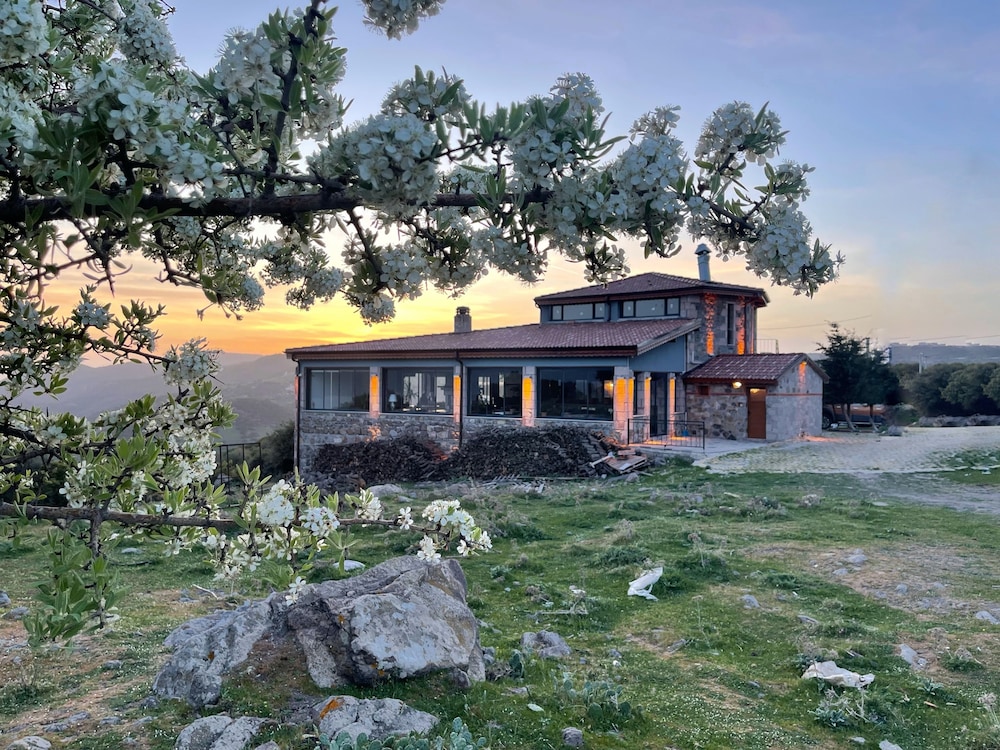 Nomad Inn in Ayvacik, Turkey