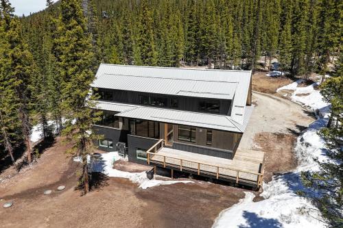 Two Mile Pines Luxe 5BR Forest Retreat — hotel in Crete