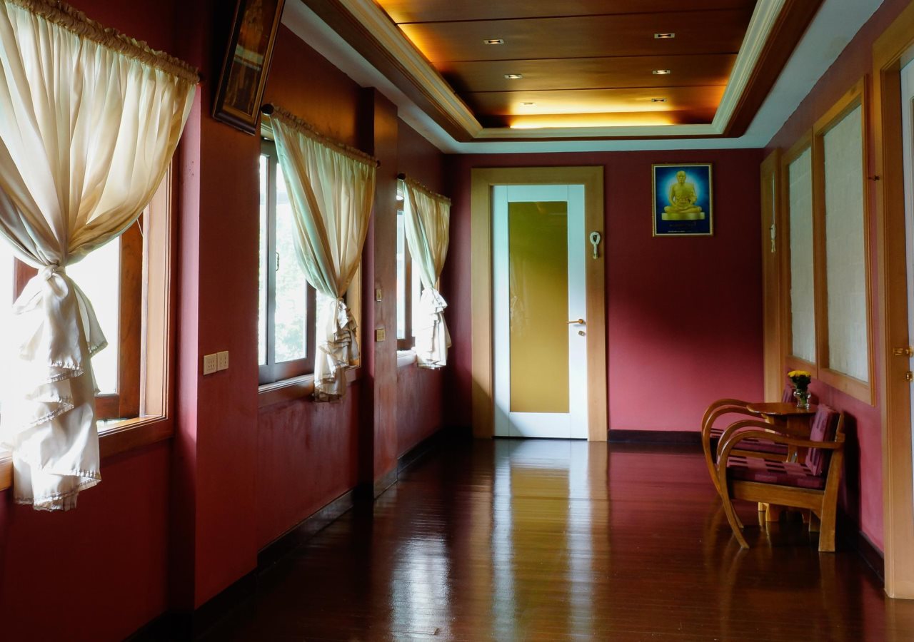 Saphan Krungthep Hostel & Spa