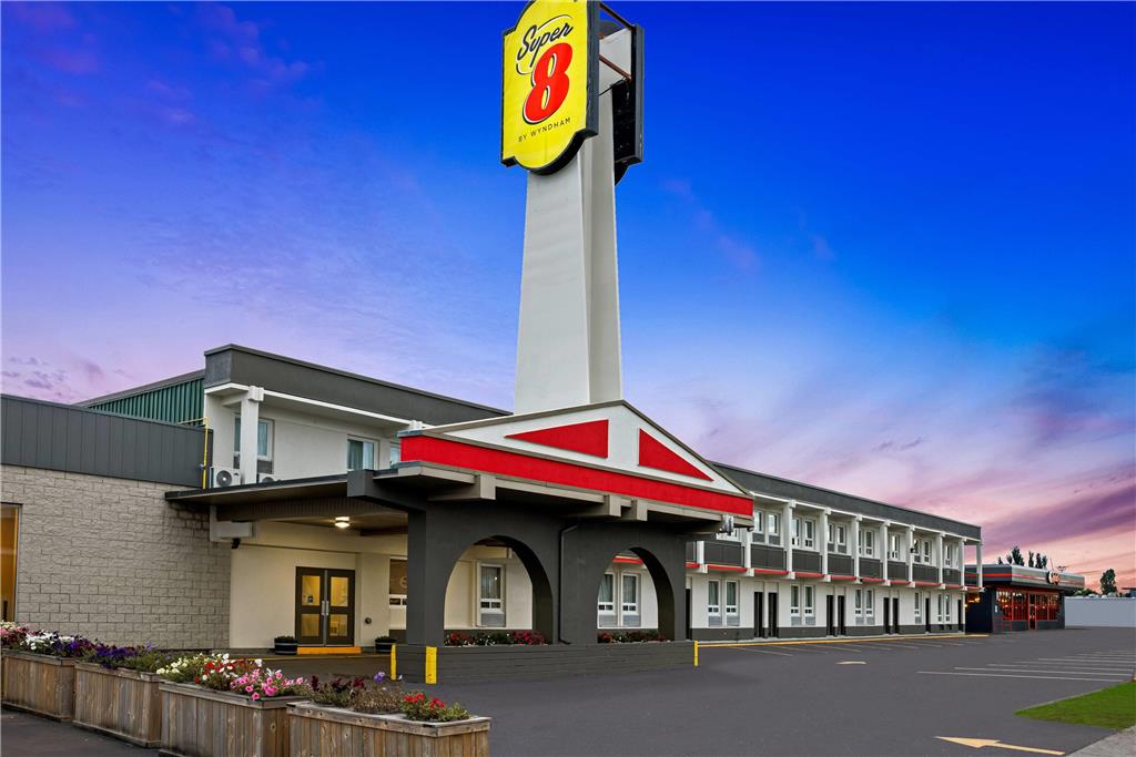 Super 8 by Wyndham Thunder Bay in Thunder Bay, Canada