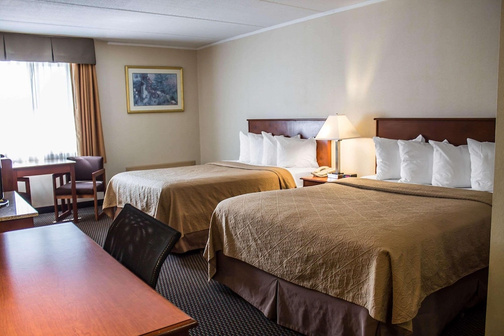 Baymont by Wyndham Youngstown - photo 4
