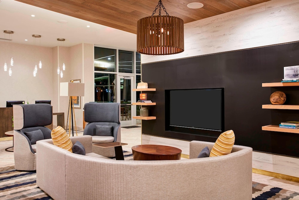 Courtyard by Marriott Erie Bayfront - photo 2