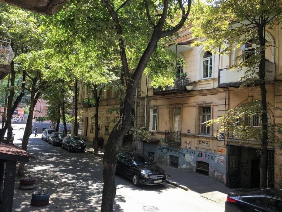 INOLA Sunny flat with balcony in central Tbilisi — 4-Star Luxury Hotel in Tbilisi, Georgia