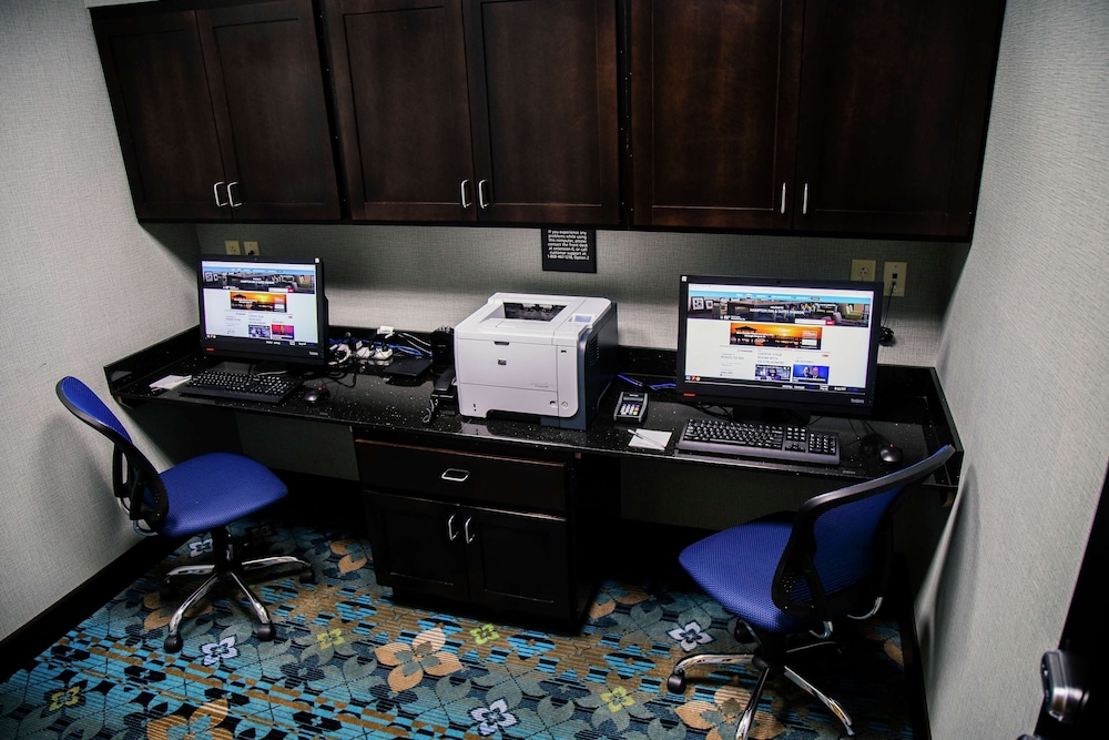 Hampton Inn & Suites Sharon - photo 86