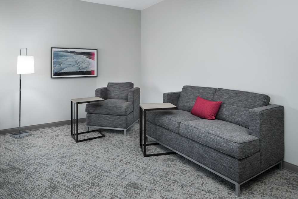 Hampton Inn & Suites Cape Canaveral Cruise Port - photo 21
