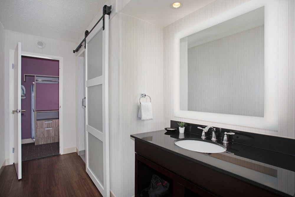 Crowne Plaza Kansas City Downtown by IHG - photo 22