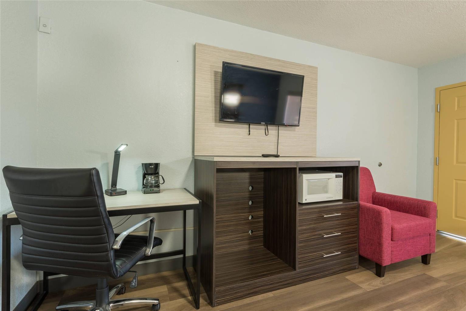 Quality Inn & Suites Manitou Springs at Pikes Peak - photo 23