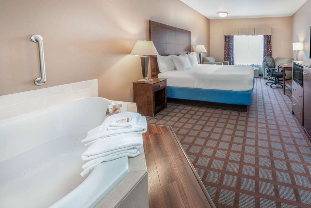 La Quinta Inn & Suites by Wyndham Bozeman - photo 17