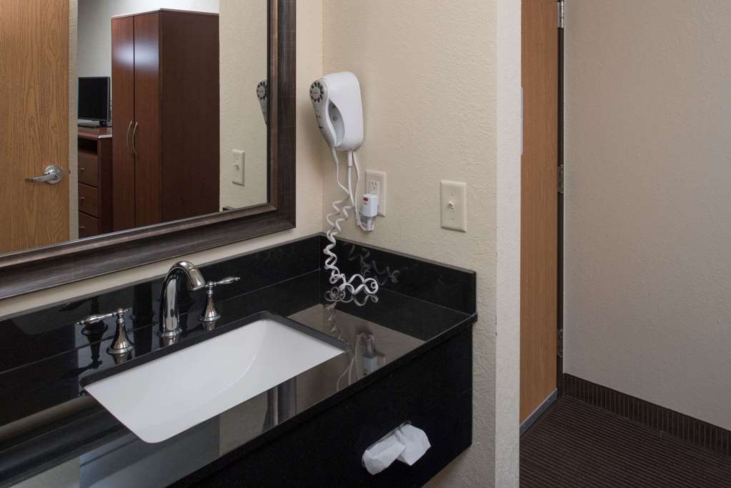 AmericInn by Wyndham Belle Fourche - photo 11