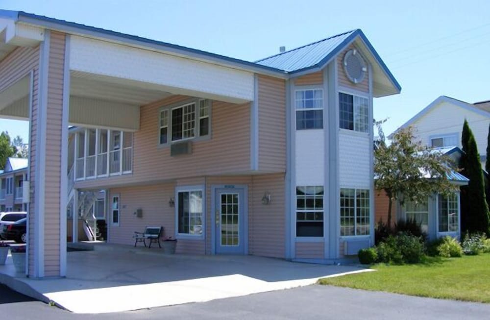 Great Lakes Inn - photo 35