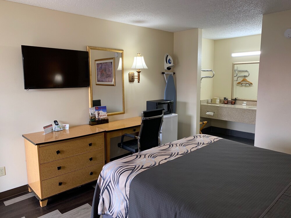 Regency 7 Motel - photo 6
