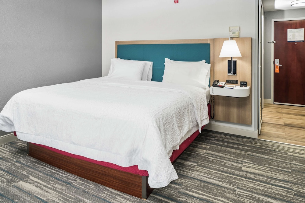 Hampton Inn Wilson Downtown - photo 12