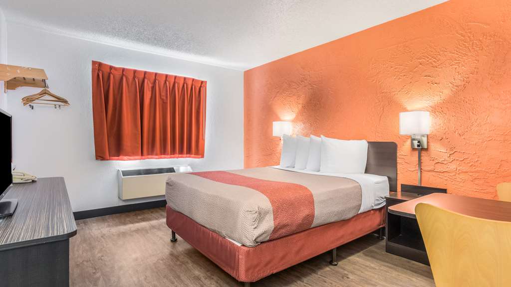 Motel 6 Elk Grove Village IL - photo 10