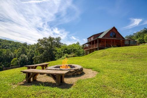 The Bear Cubs - carbon neutral hotel in Sevierville