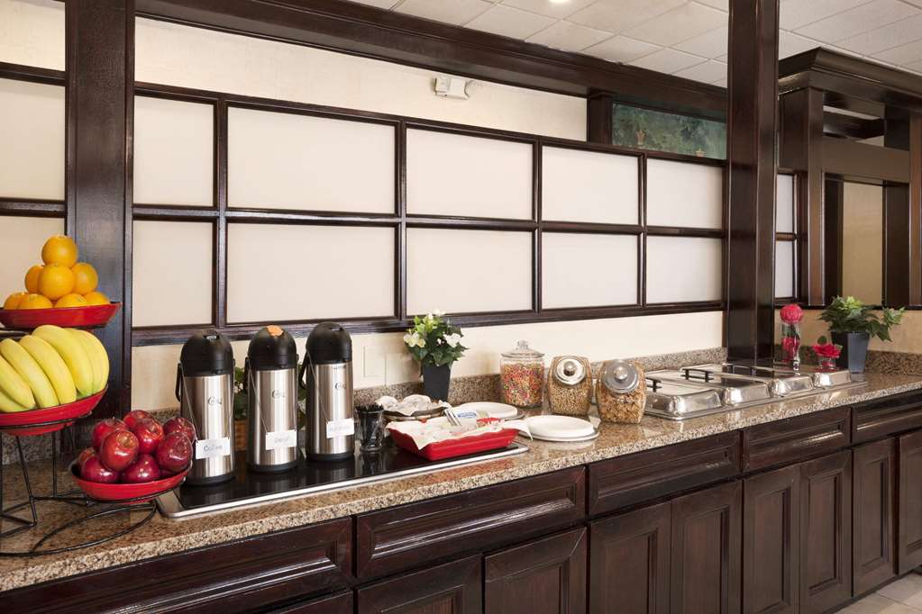 Ramada by Wyndham Newark Wilmington - photo 15