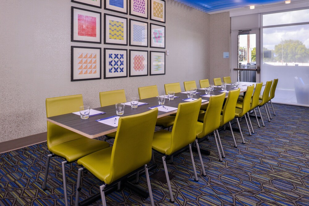 Holiday Inn Express & Suites Mall of America MSP Airport by IHG - photo 47