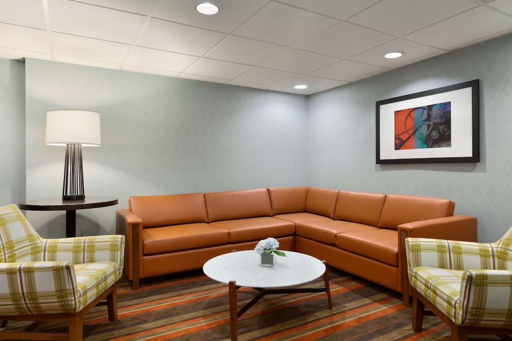 Embassy Suites by Hilton Oklahoma City Will Rogers Airport - photo 18