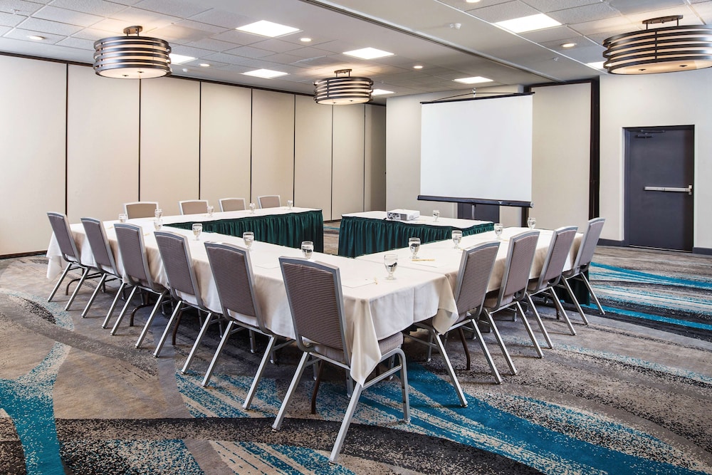 DoubleTree by Hilton Neenah - photo 60